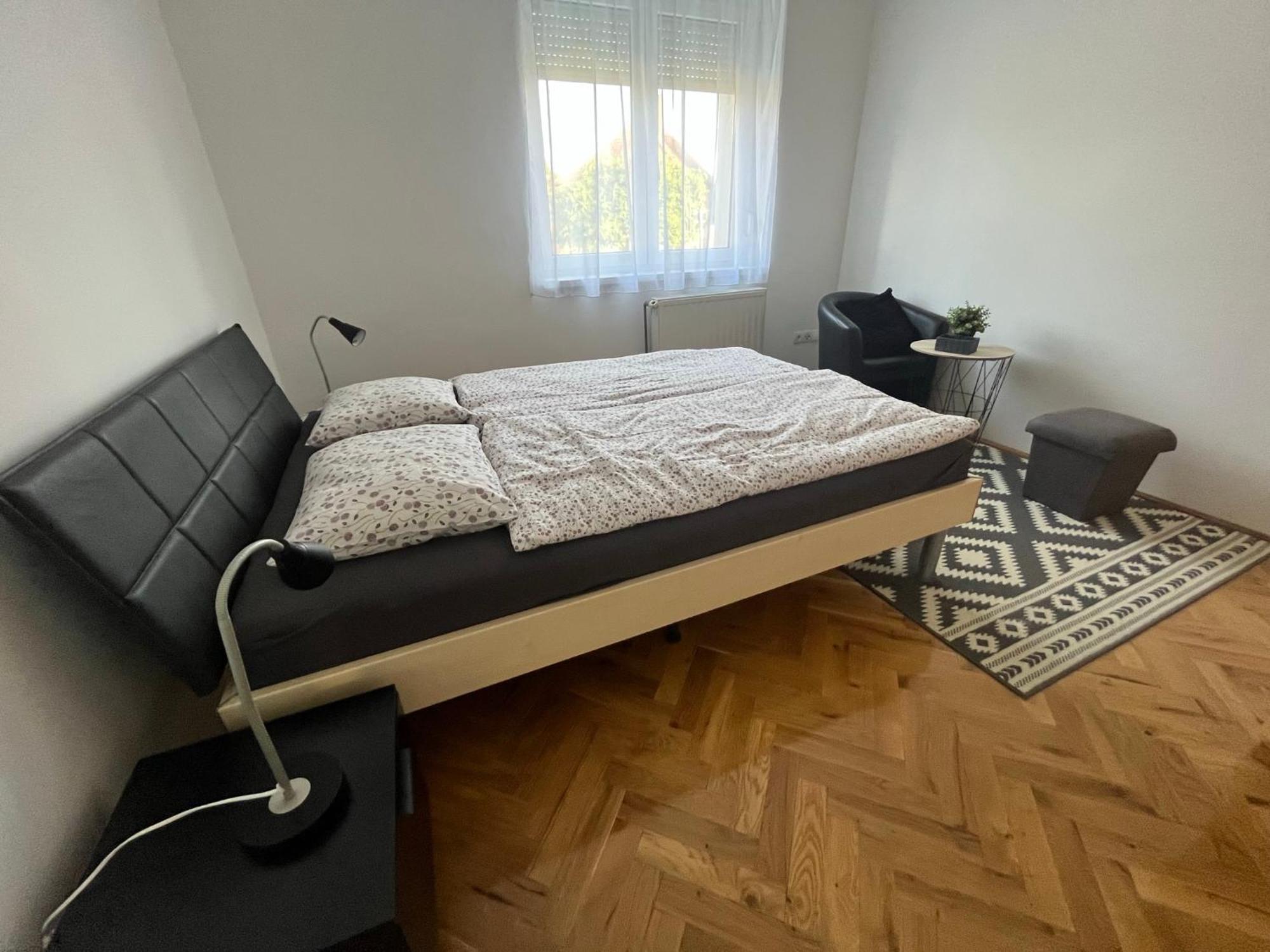 Luca Vendeghaz 1. Apartman Sarvar Bagian luar foto